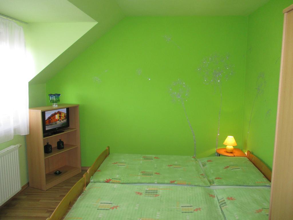 Penzion U Mikulincu Mikulov Exterior foto