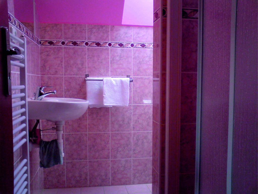 Penzion U Mikulincu Mikulov Zimmer foto